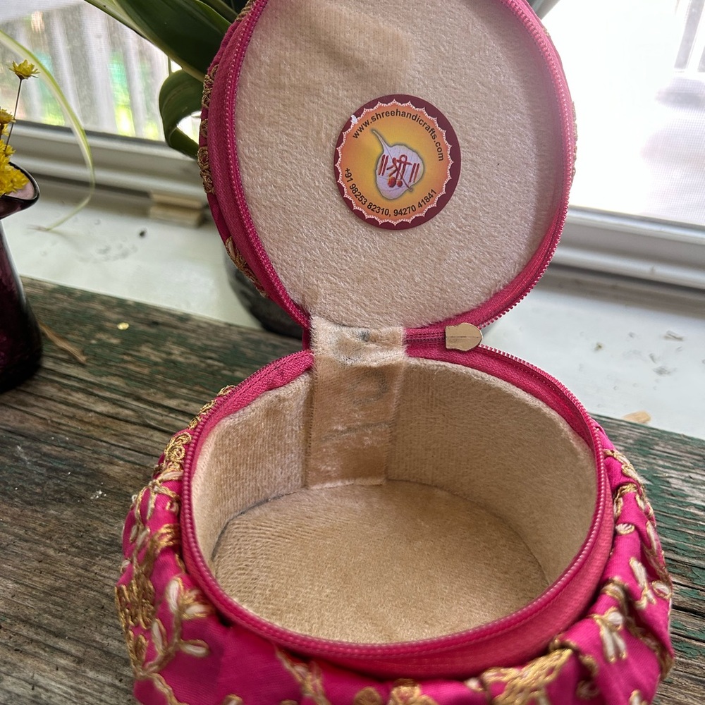 Shree Handicrafts Pink and Gold Travel Jewelry Box - Picture 5 of 13